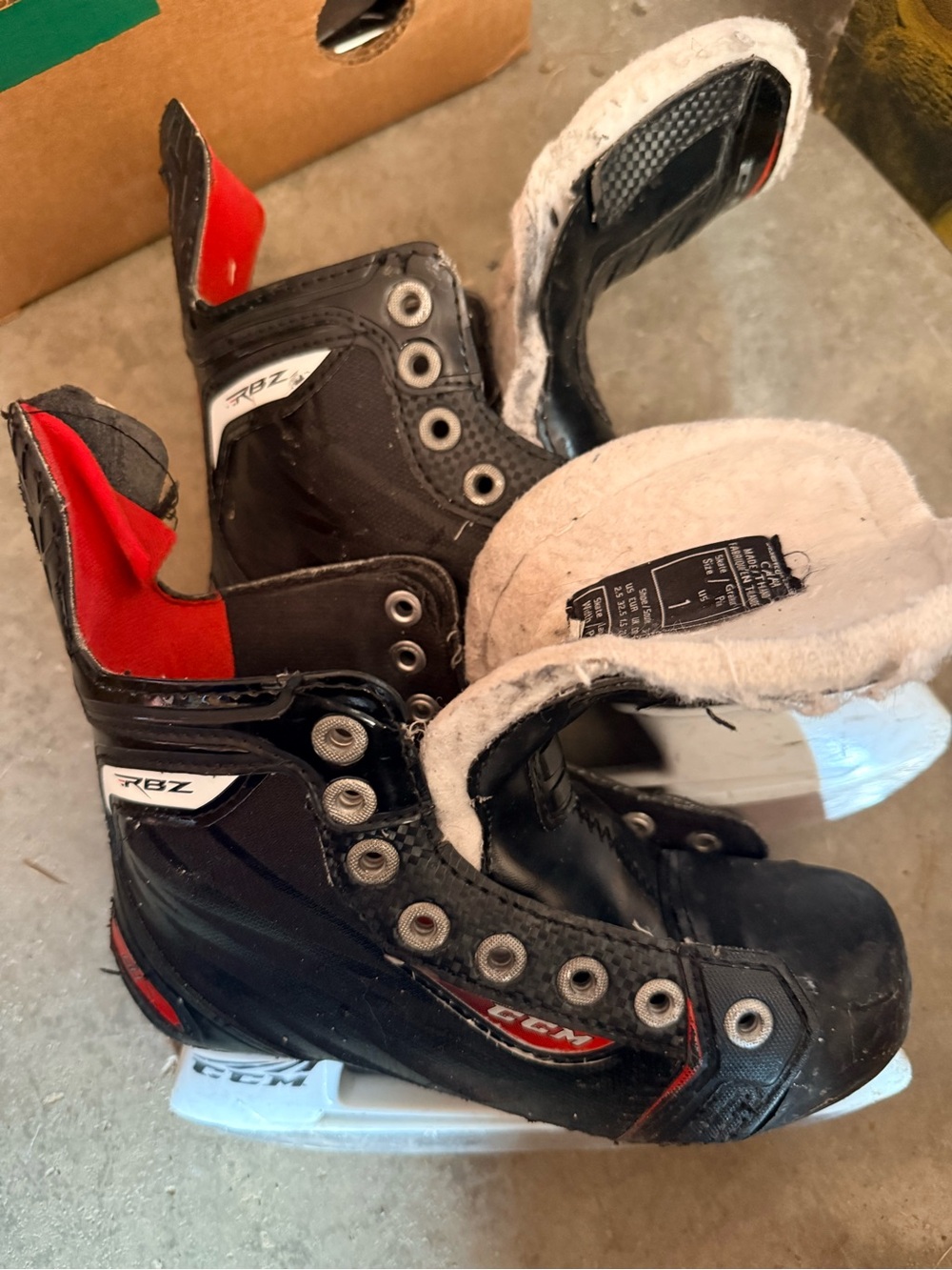 CCM RBZ Kids Black and Red Ice Hockey Skates size 1